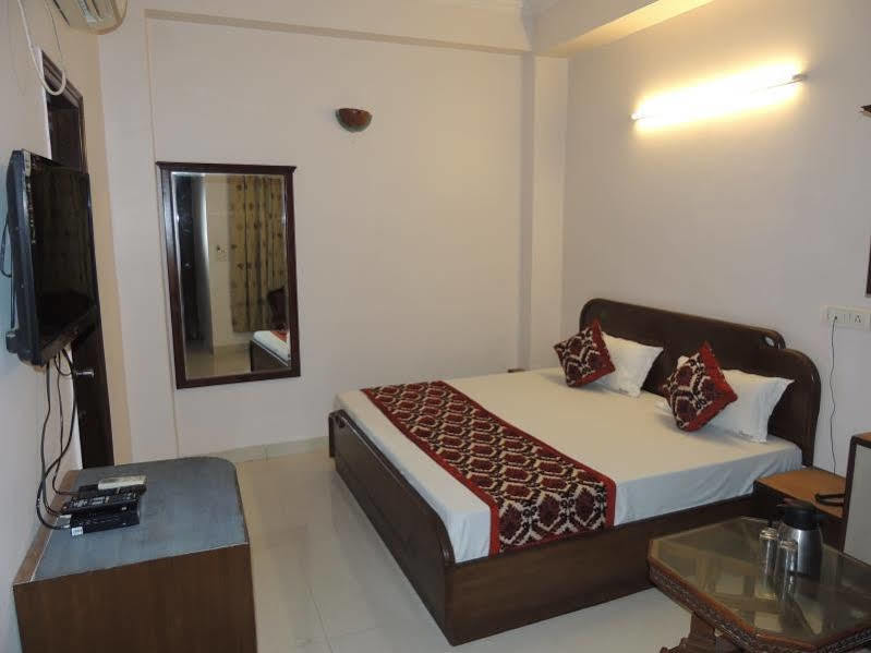 Hindustan International Hotel Nuova Delhi Esterno foto